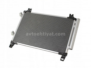 Nissan-infiniti su radiatoru