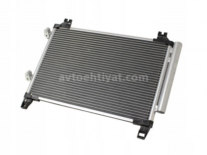 Nissan-infiniti su radiatoru