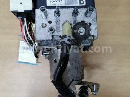 Toyota Prius abs blokun dəyişdirilməsi