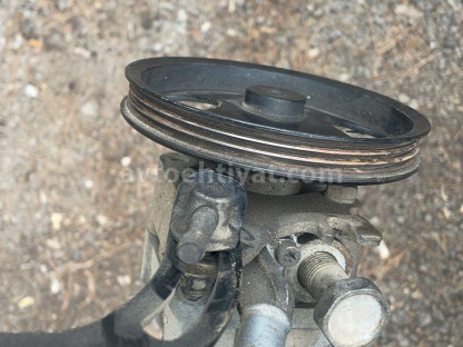 Nissan Sunny gidrousilitel