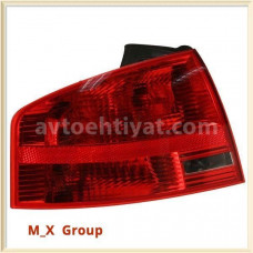 Audi A4 sedan stop işığı